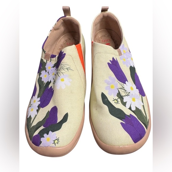 UIN Women's Art Travel Shoes slip-on loafers Purple Tulips Toledo 10.5 NWT - Picture 2 of 5